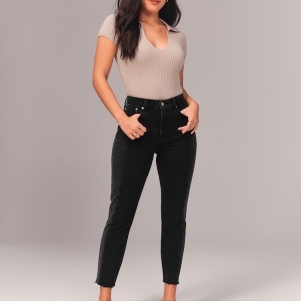 Abercrombie & Fitch pin tuck cropped denim mom deans size 26 curve fit.